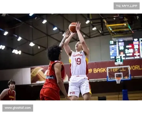 王俊杰观察男篮4号位引发球迷期待 CBA俱乐部高层纷纷高度关注